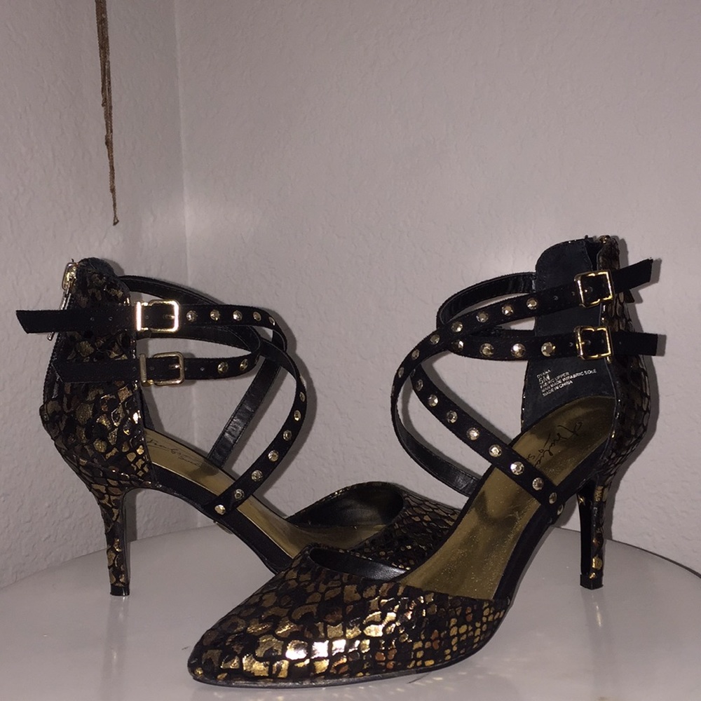 Thalia Sodi heels